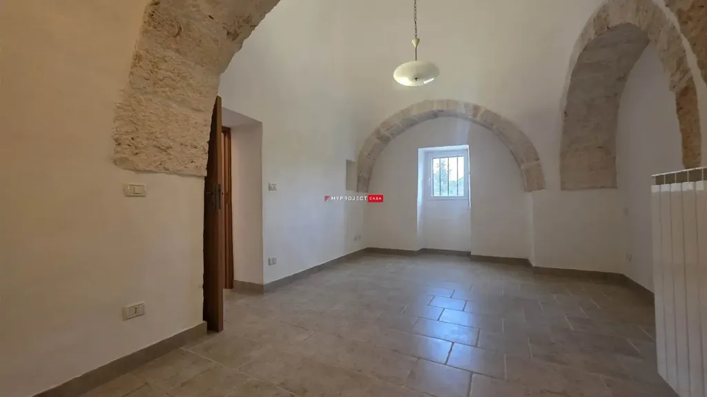 Rooms - Restored Trullo with Garden in Cisternino