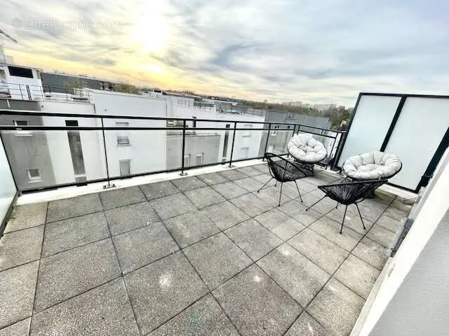 Rõdu - Modern Duplex with Terrace in Éragny