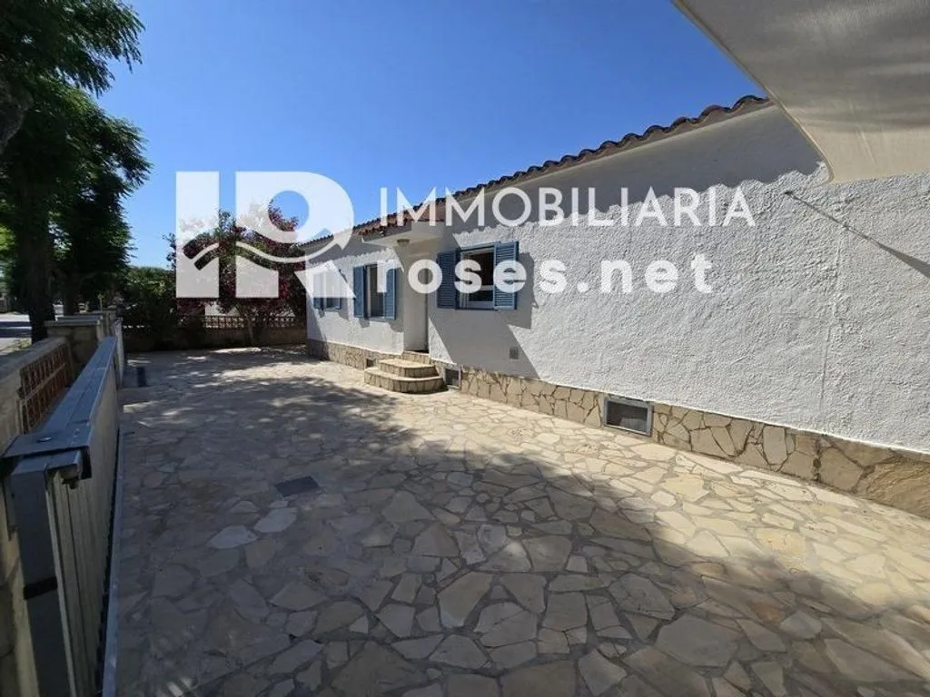 Terrazza - Mansion with Pool in Empuriabrava