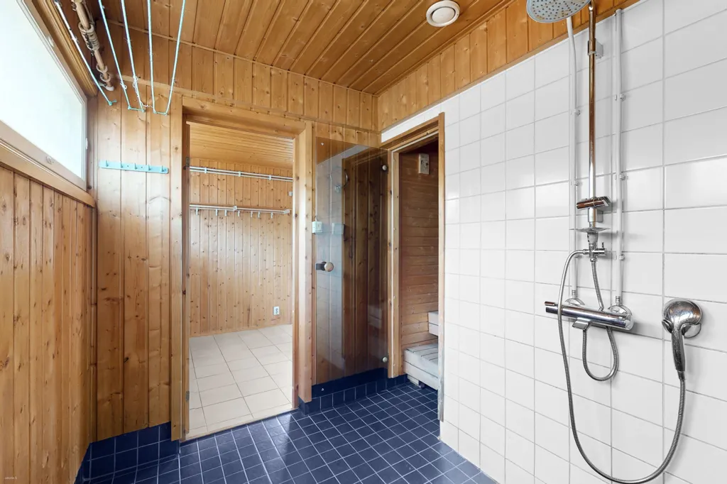 Bagni - Unique Lakeside Cottage with Teno River View in Utsjoki