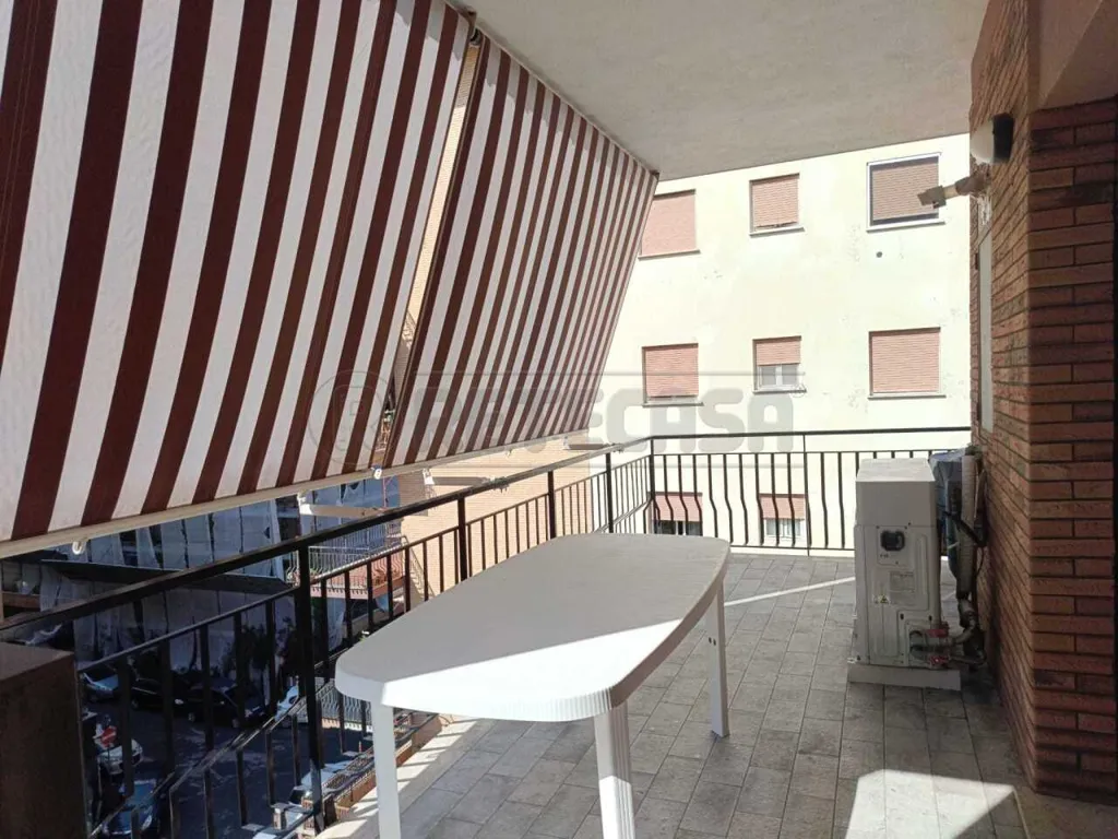 Terrasse - Rear-Facing Apartment with Terrace in Ladispoli