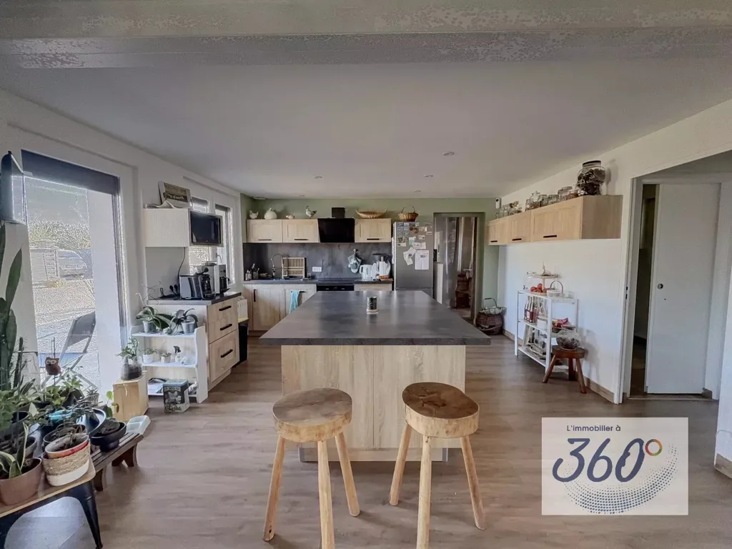 Köök - Renovated Farmhouse with Pool in Louhans