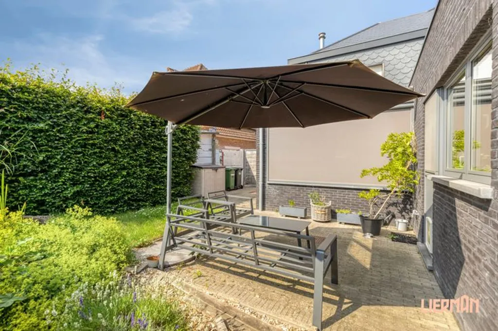 Jardin - Maison Rénovée avec Terrasse à Aalst