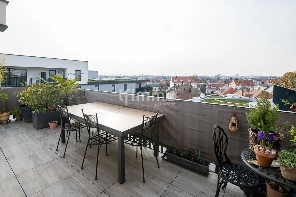 Terrace - Attic Apartment with Large Terrace in Schiltigheim