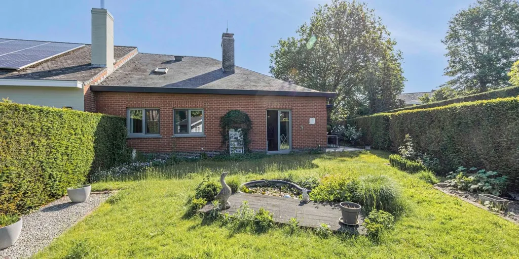 Aed - Half-Open House with Garden in Assebroek