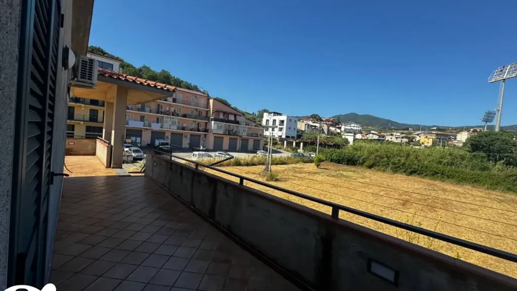 Balcon - Versatile Independent House with Large Plot in Patti