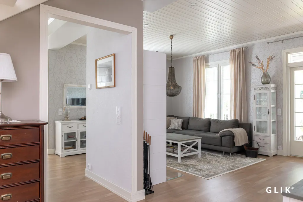 Esik - Modern Villa with Lake View in Lempäälä