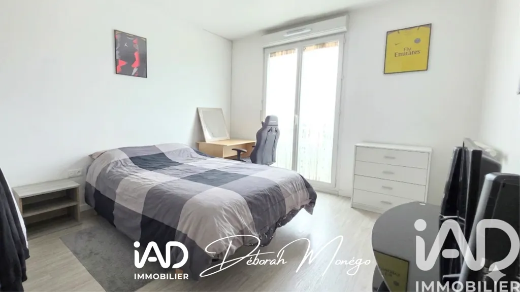 Chambres - Appartement avec Balcon et Parking à Limay