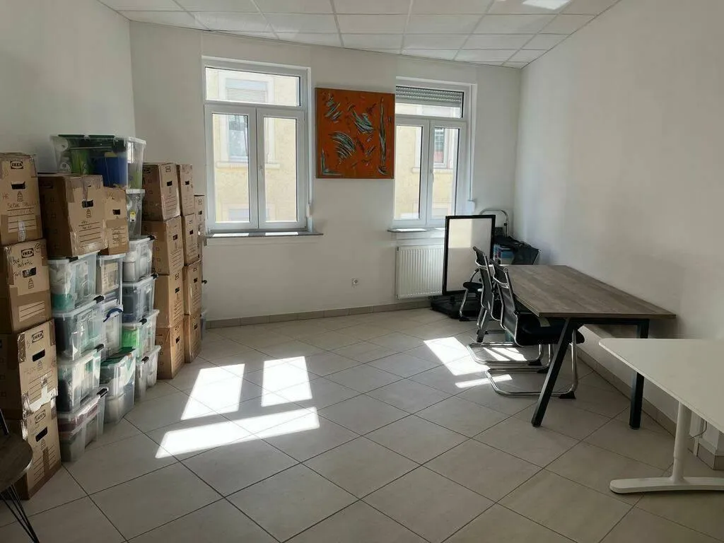 Kabinet - Commercial Space with High Visibility in Dommeldange