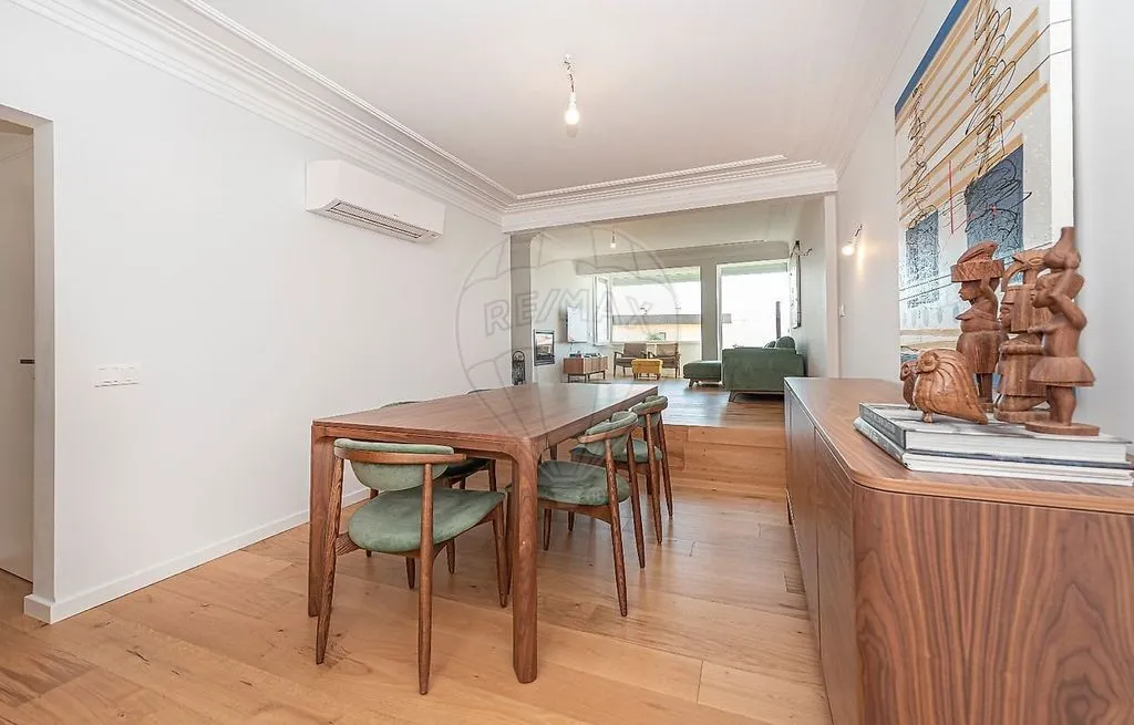 Dining Room - Luxury Villa with Ocean View in Cascais