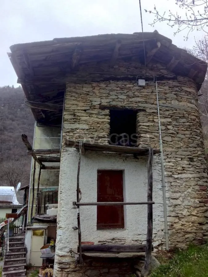 Extérieur - Rustic Property with Balcony in Paesana