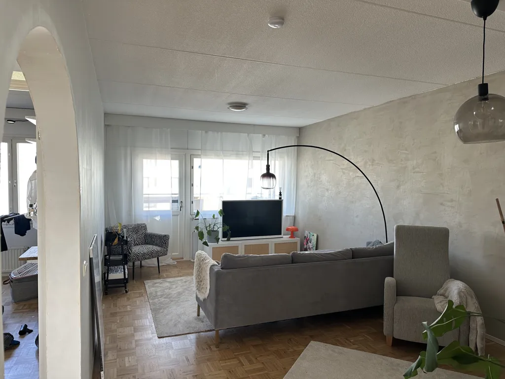 Elutuba - Spacious Apartment with Balcony in Suvela, Espoo
