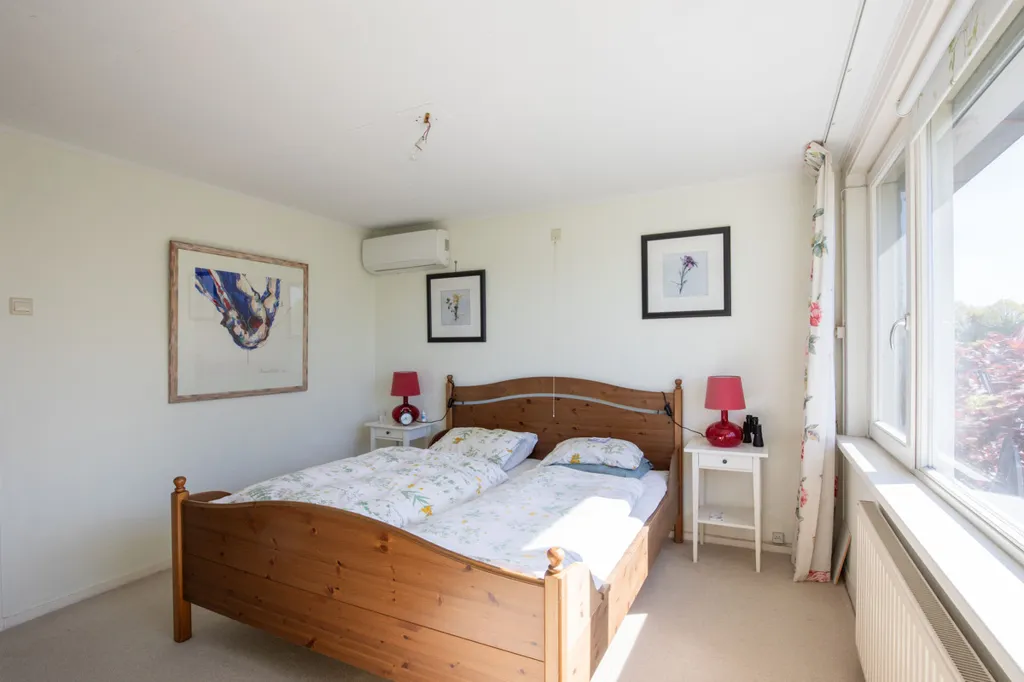 Magamistoad - Two-Storey House with Souterrain in Aalsmeer