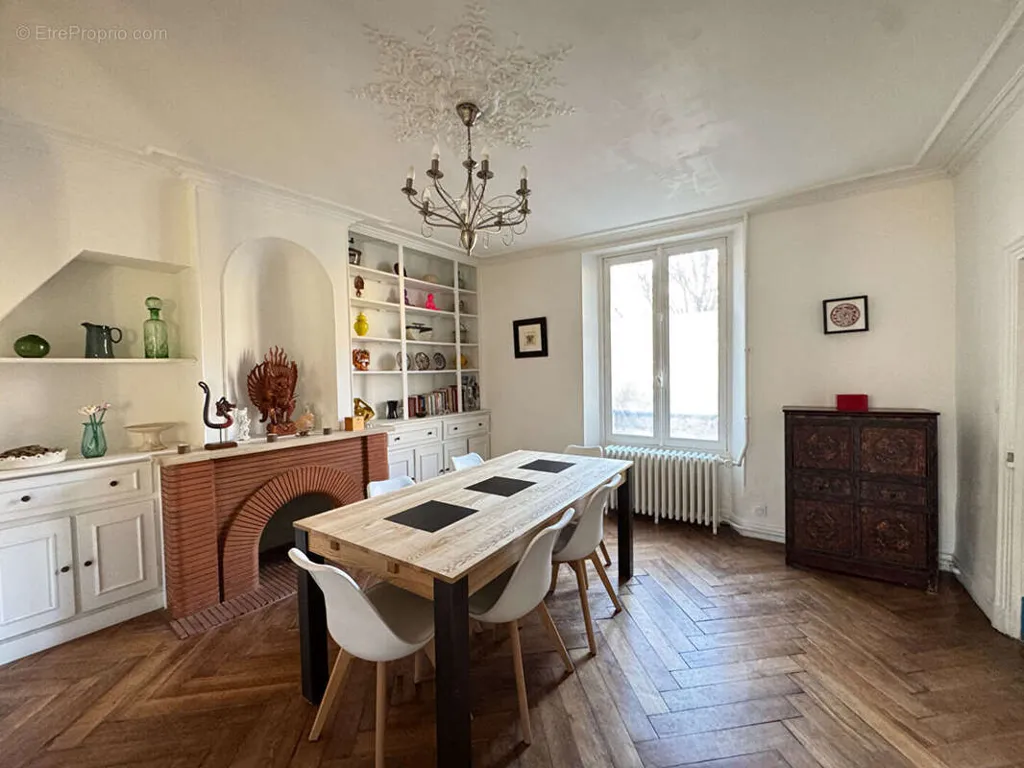 Sala da pranzo - Character House with Garden in Melun Centre