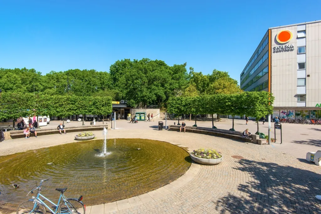 Apartment with Balcony View in Solna