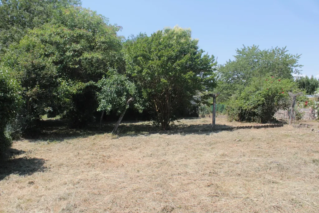 Jardin - Maison de Plain-Pied avec Jardin à Saint-Simon-de-Bordes