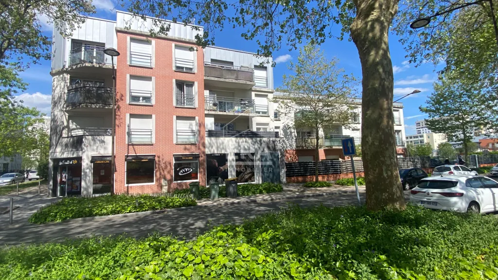 Välivaade - 3-Bed Apartment with Balcony in Orléans