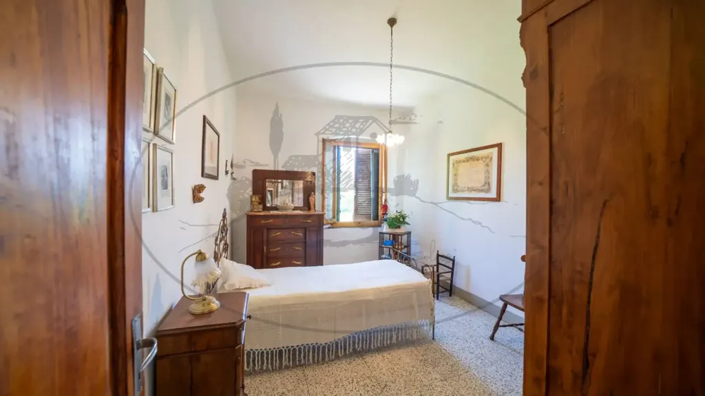 Magamistoad - Rustic Farmhouse with Multiple Uses in Figline Valdarno