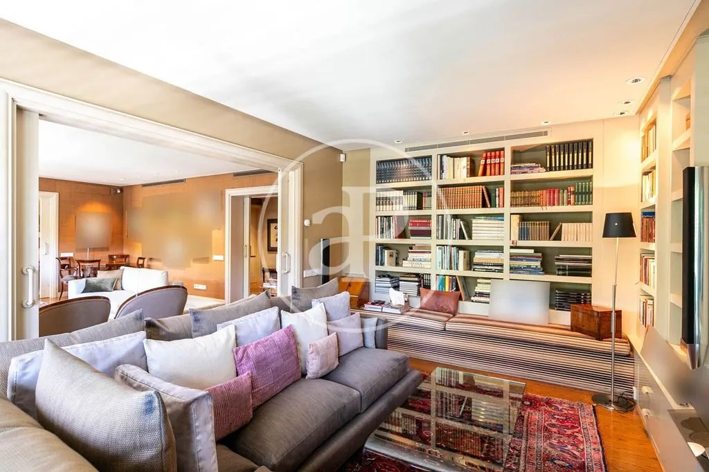 Séjour - Luxury Apartment with 24/7 Concierge in Tres Torres
