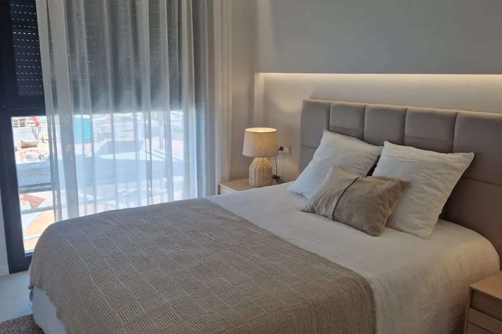 Magamistoad - Seafront Apartment with Pool in Denia