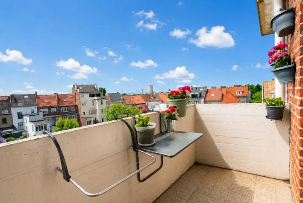 Balcon - Appartement avec Balcons et Garage à Drogenbos