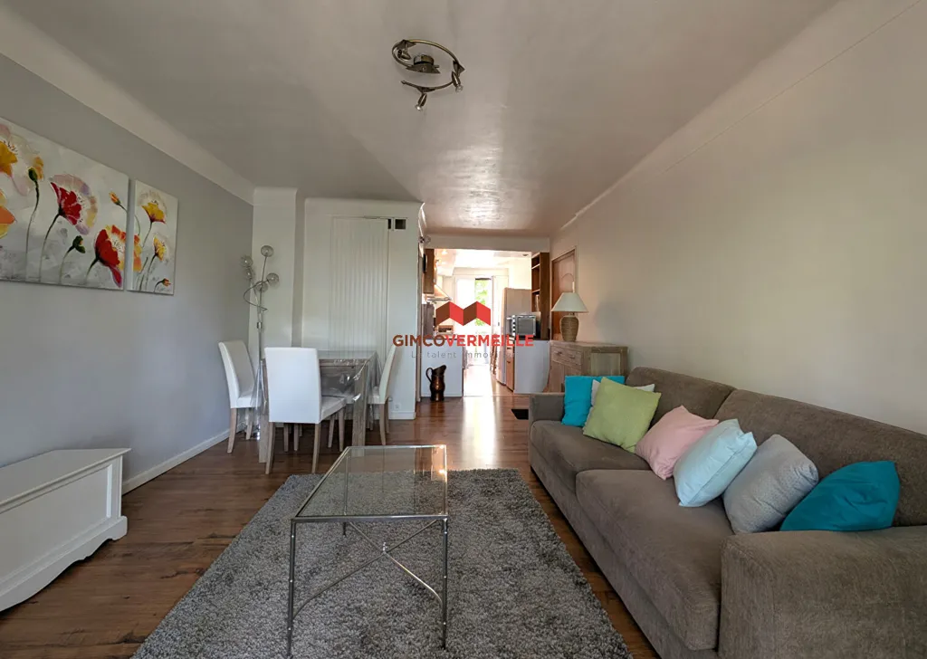 Elutuba - 3-Bedroom Apartment with Balcony in La Malmaison