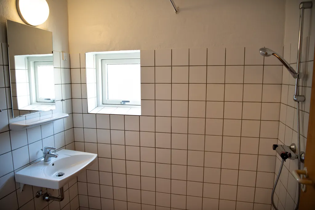 Salles de bain - 1-Bedroom Flat in Merkurkollegiet, Viborg