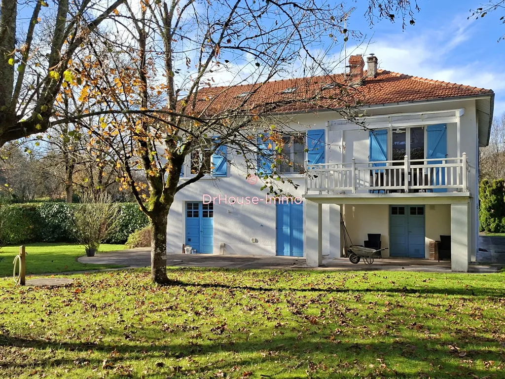 Välivaade - Character House with Pool in Verdant Setting