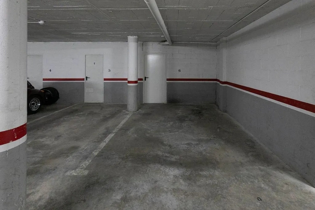 Garage - Apartment with Pool in Montbrió del Camp