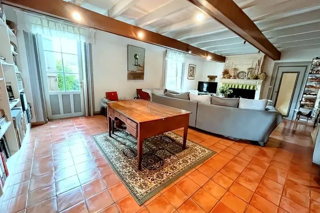 Séjour - Maison Rénovée avec Dépendances au Calme à Le Gua