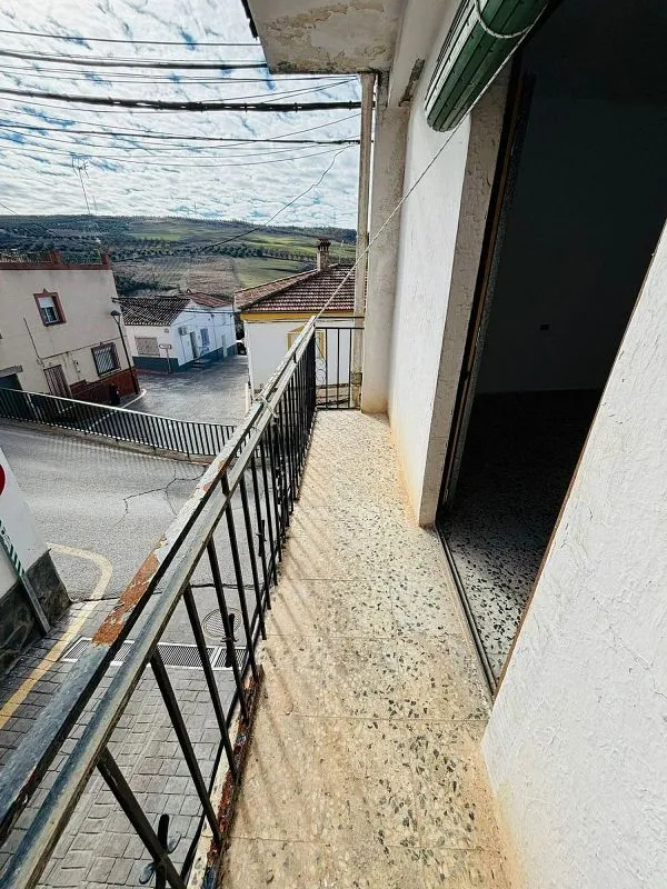Balcon - Semi-detached House for Renovation in Calicasas