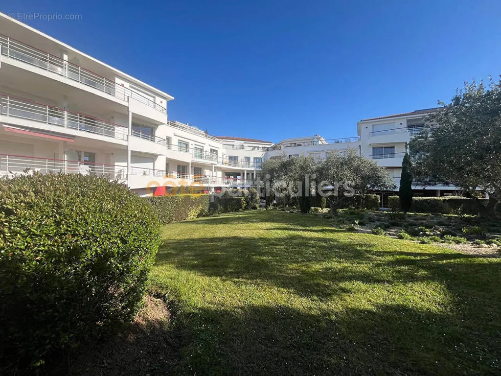 Aed - Traversant Apartment with Balcony in Royan