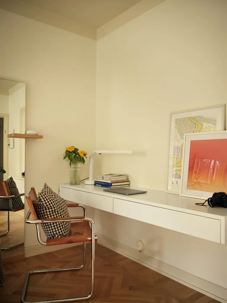 Bureau - Apartment with Balcony in Hammarbyhöjden