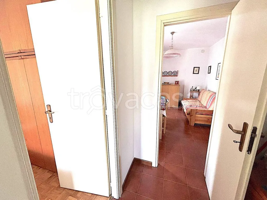 Esik - Three-bedroom Apartment with Balcony in Oulx