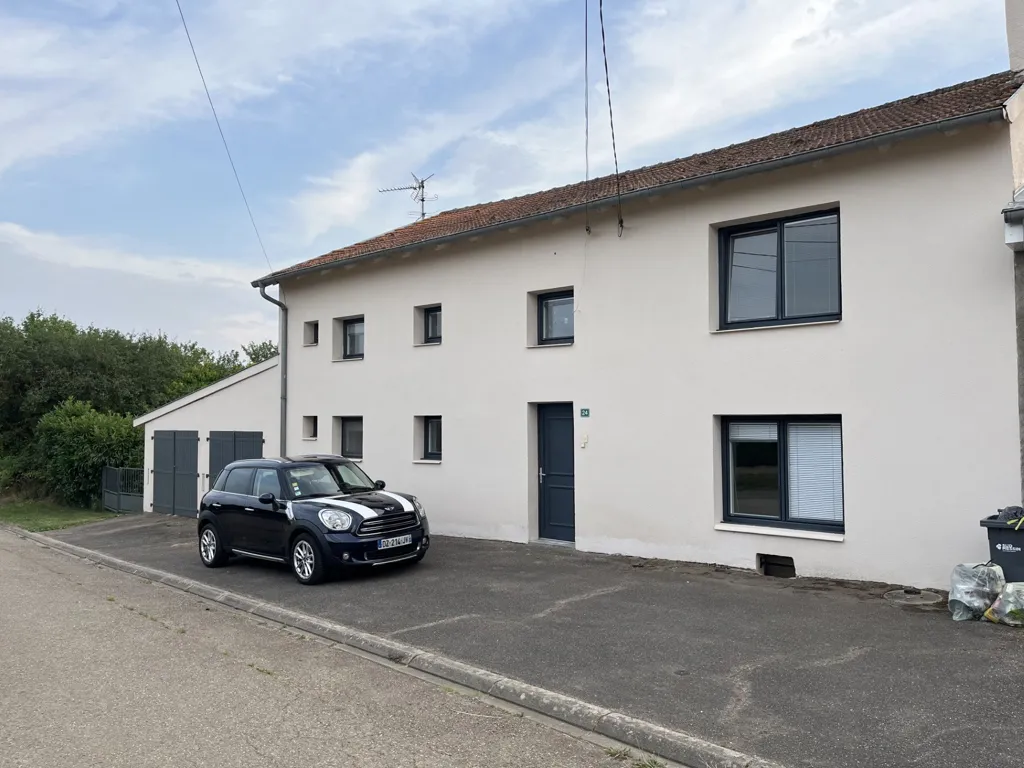 Extérieur - Maison Individuelle avec Piscine en Dernière Position