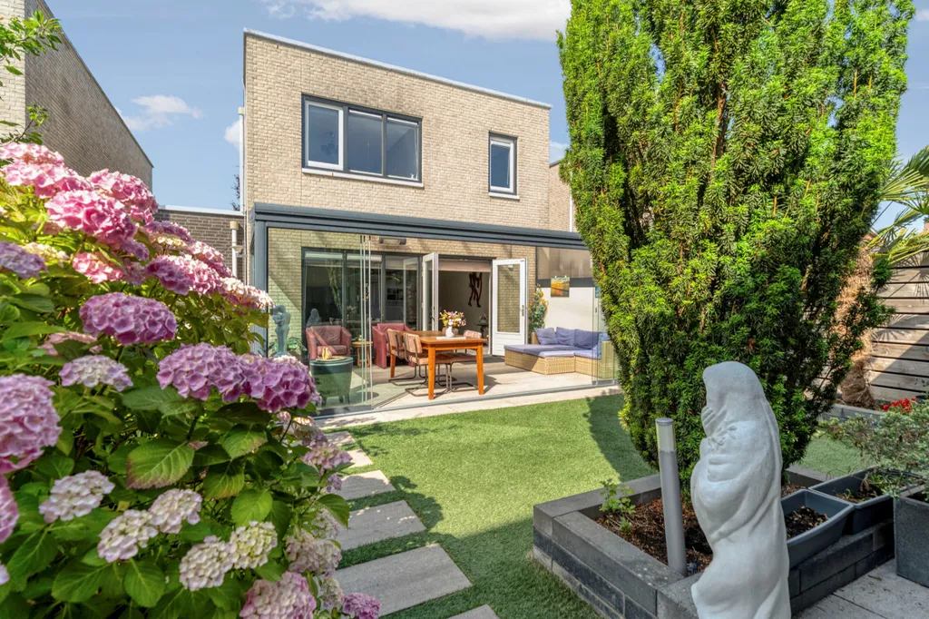 Jardin - Semi-detached House with Garden in Almere