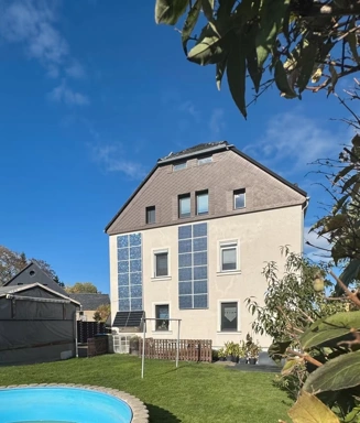 Piscina - Multi-Unit House with Solar Panels in Eppendorf