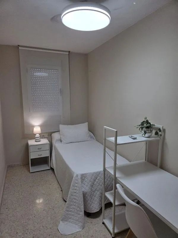 Bedrooms - Furnished Flat with Balcony in Beteró