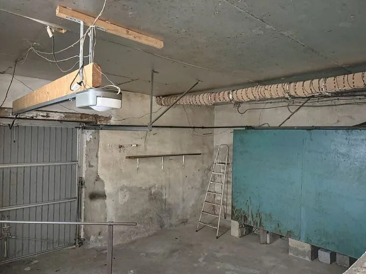 Garaaž - House with Potential in Houffalize Centre