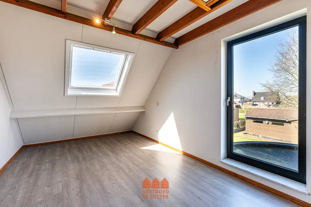 Toad - Open-plan House with Double Garage in Bentille