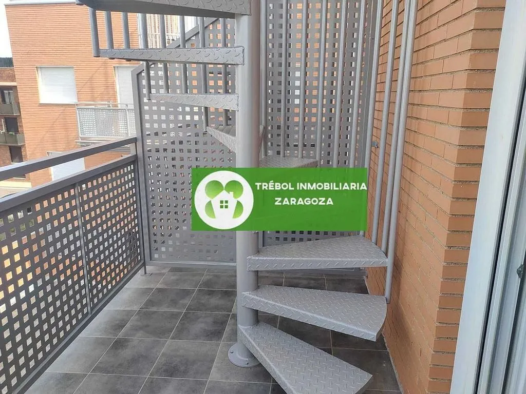 Toad - New-Build Apartment with Large Terrace in Cadrete