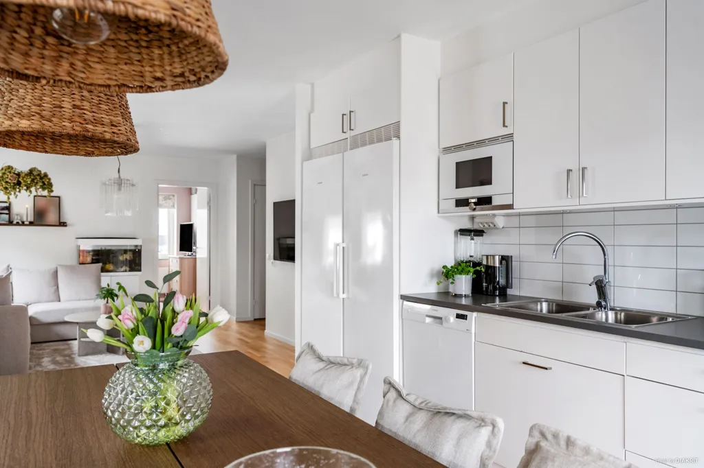 Cucina - Modern Flat with Balcony in Mariastaden