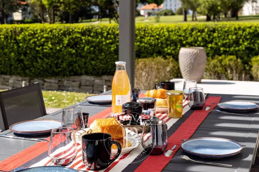 Terrasse - Maison Luxueuse avec Piscine sur le Golf de Biarritz