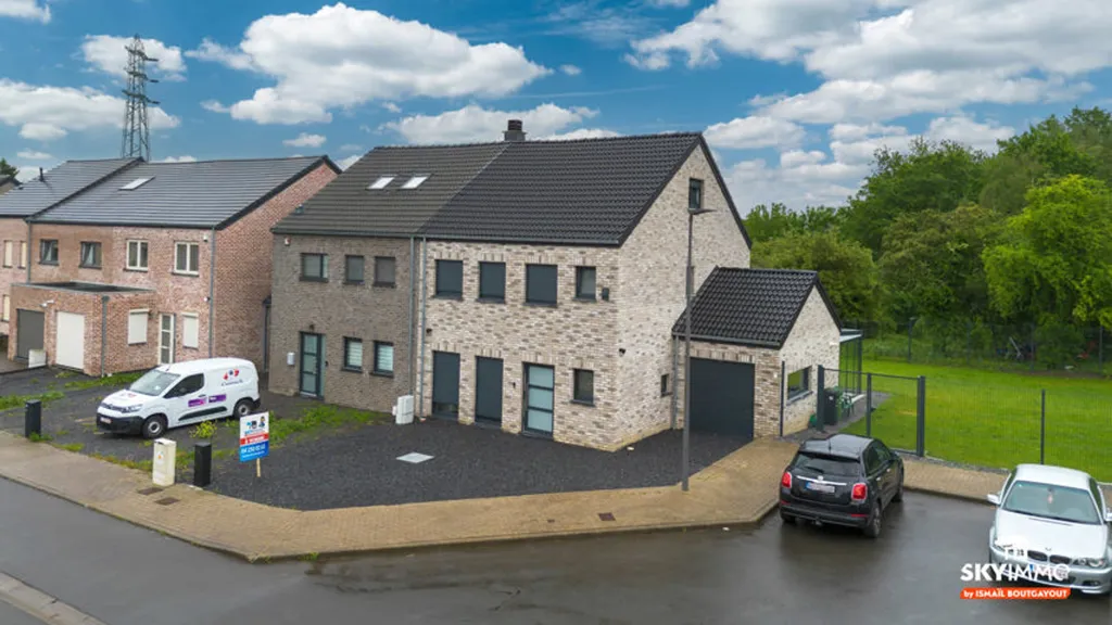 Välivaade - Fully Equipped 3-Fronted House with Garden in Seraing