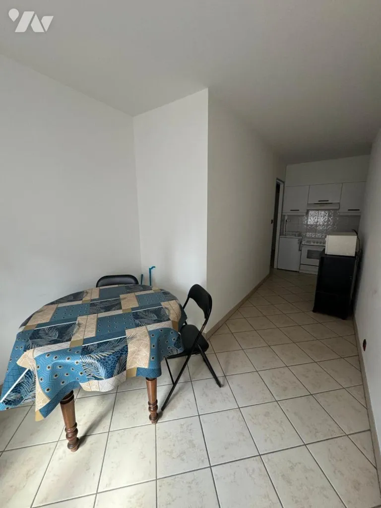 Salle à manger - Appartement T2 Proche Commerces à Saint-Chély-d'Apcher
