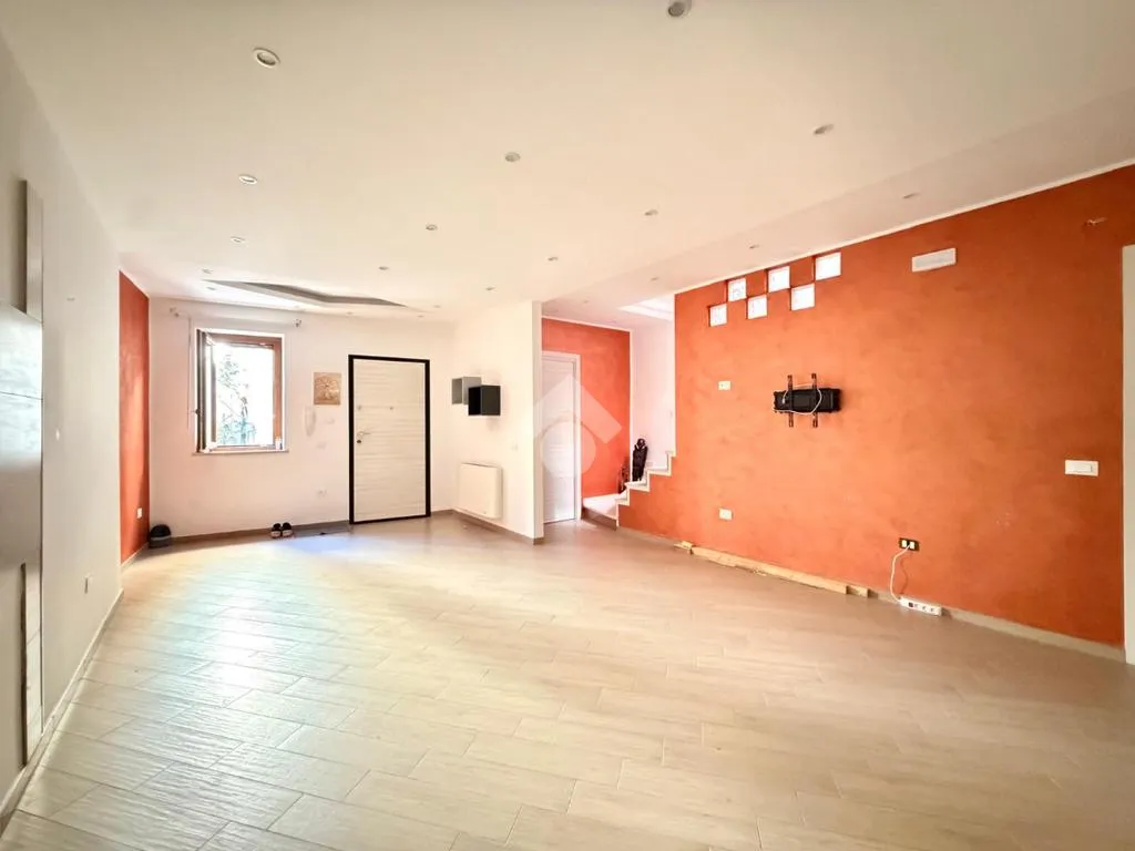 Elutuba - Rustic Trilocale with Central Location in Casali del Manco