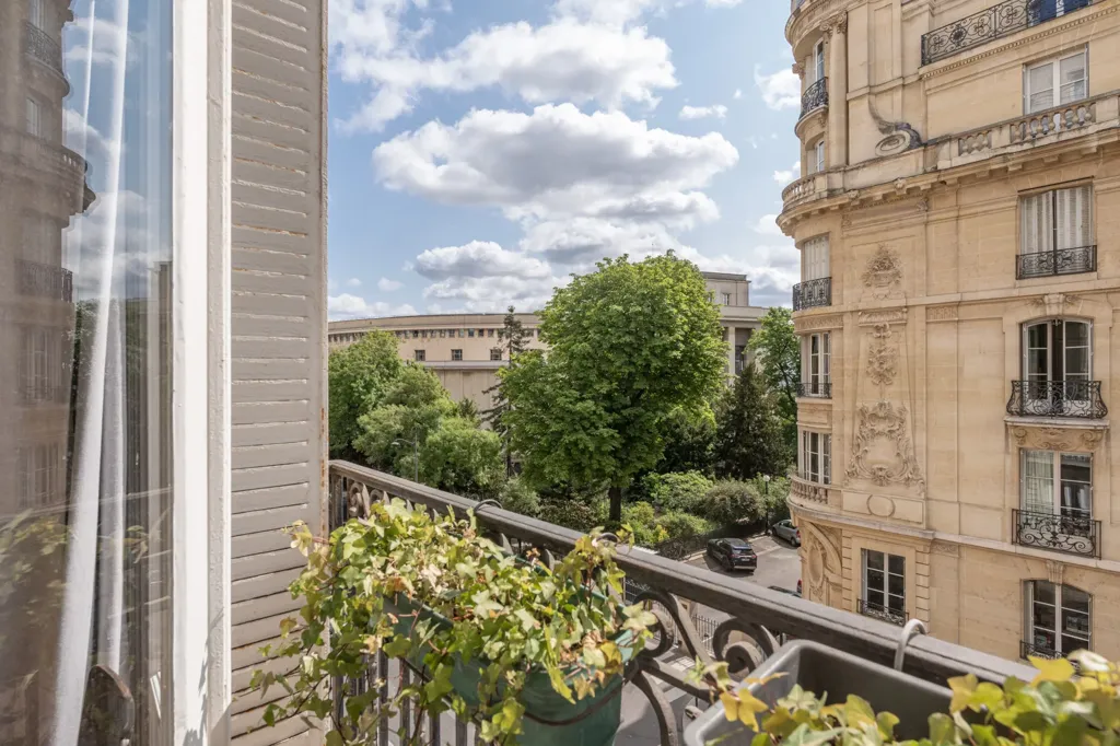 Balcon - Appartement Haussmannien avec Vues Est à Paris 16e