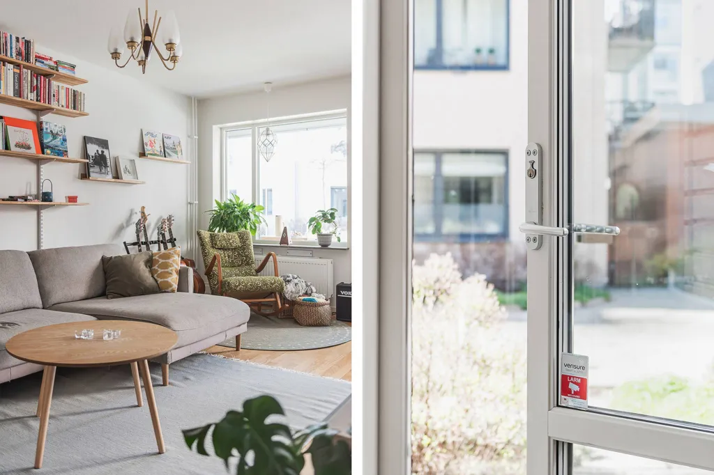 Living Room - Seafront Apartment with Glazed Terrace in Limhamn