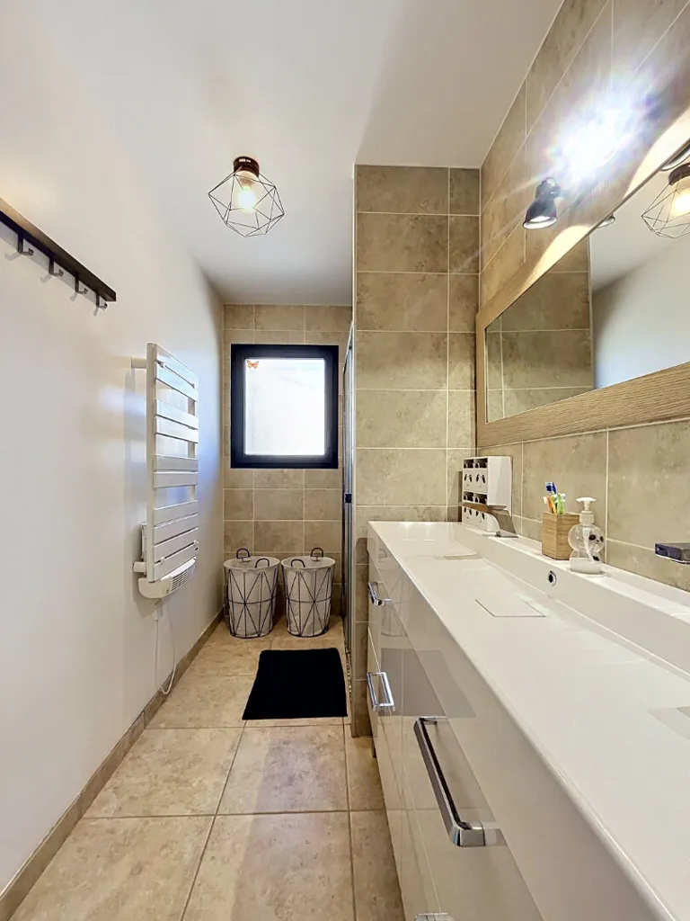 Vannitoad - Contemporary Villa with Large Garden in Quiet Area
