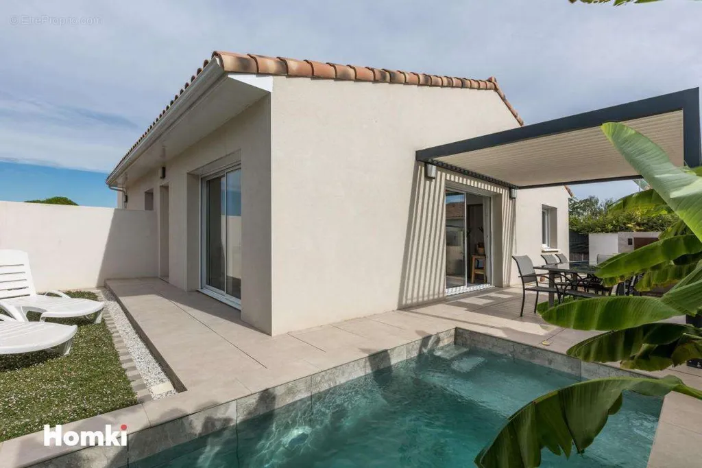 Bassein - Contemporary Villa with Pool in Marseillan